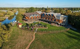 Riverside Park Stratford Upon Avon