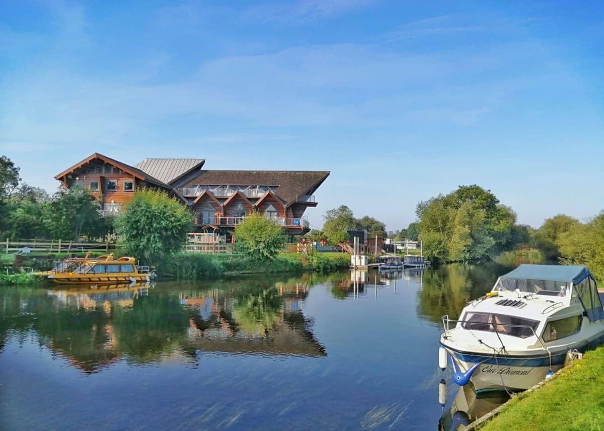 Riverside Park Hotel Stratford-upon-Avon Exterior photo